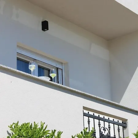 Lumary Apartman Zára