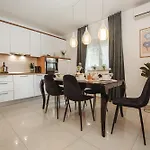 Lumary Apartment Zadar